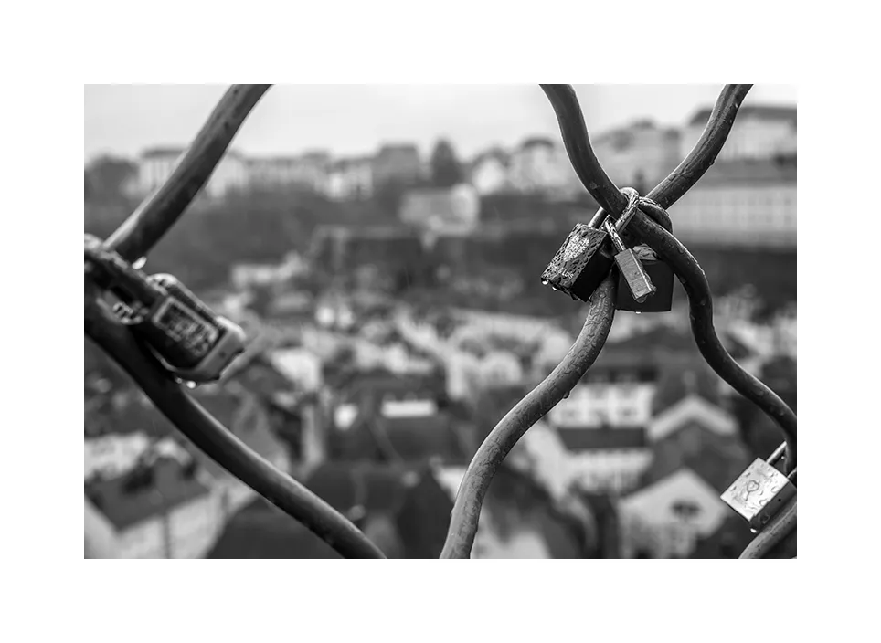 Liebesanhänger im Regen · Luxemburg, 2022
