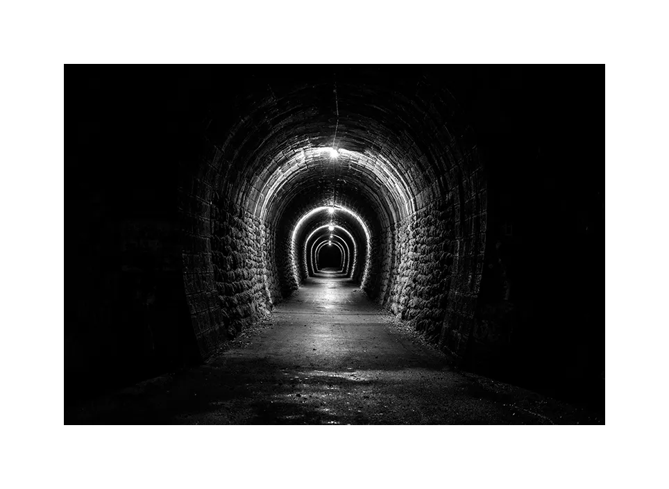 Tunnel in der Nacht · Serbien, 2022