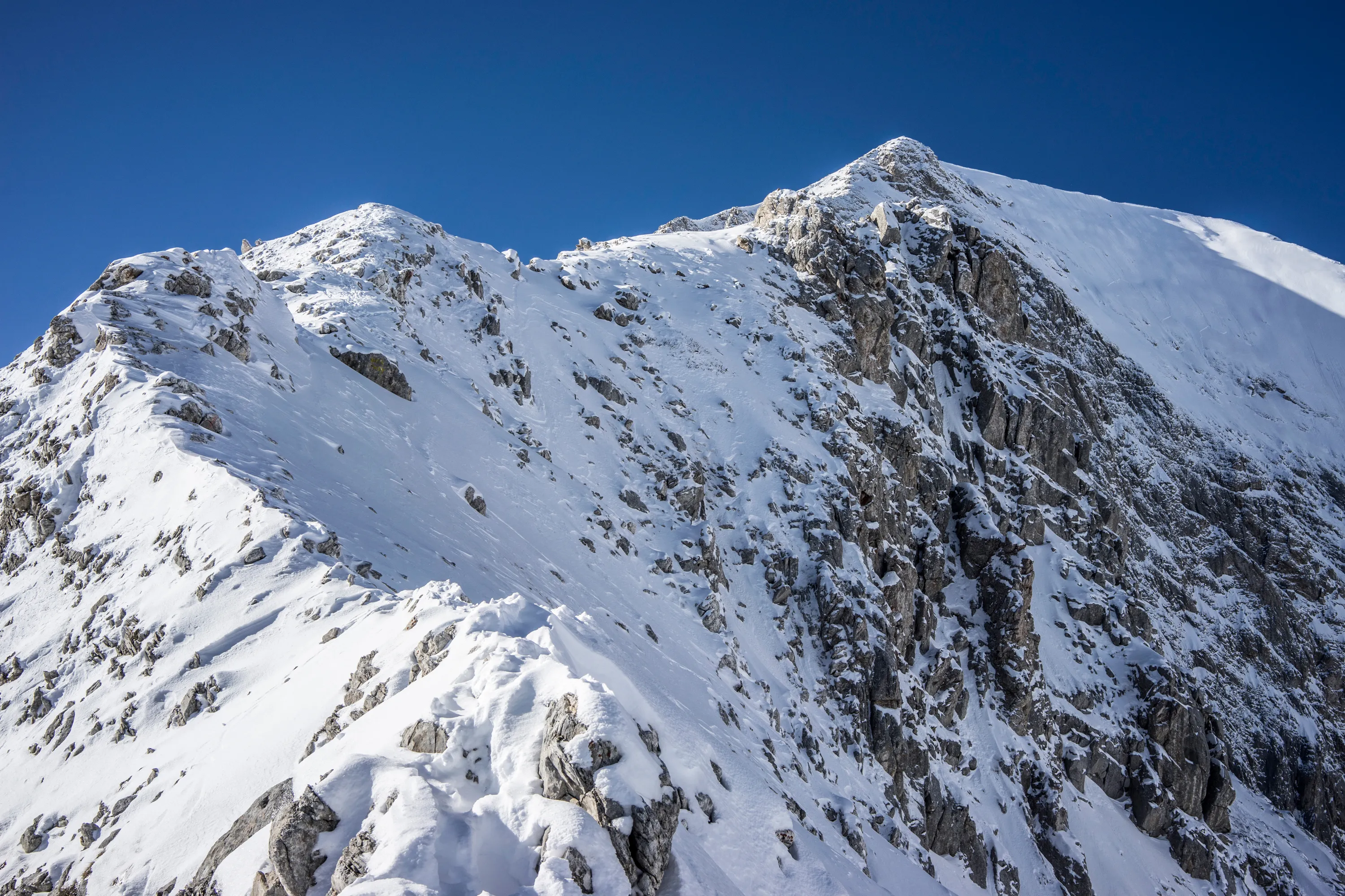 Winterlicher Gipfelsturm – Auf den Vihren im Pirin Nationalpark
