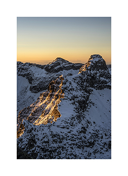 Sonnenaufgang auf der Via alta della Verzasca in der Schweiz
