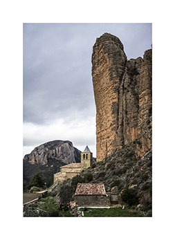 Die Felsen der Mallos de Riglos in Spanien