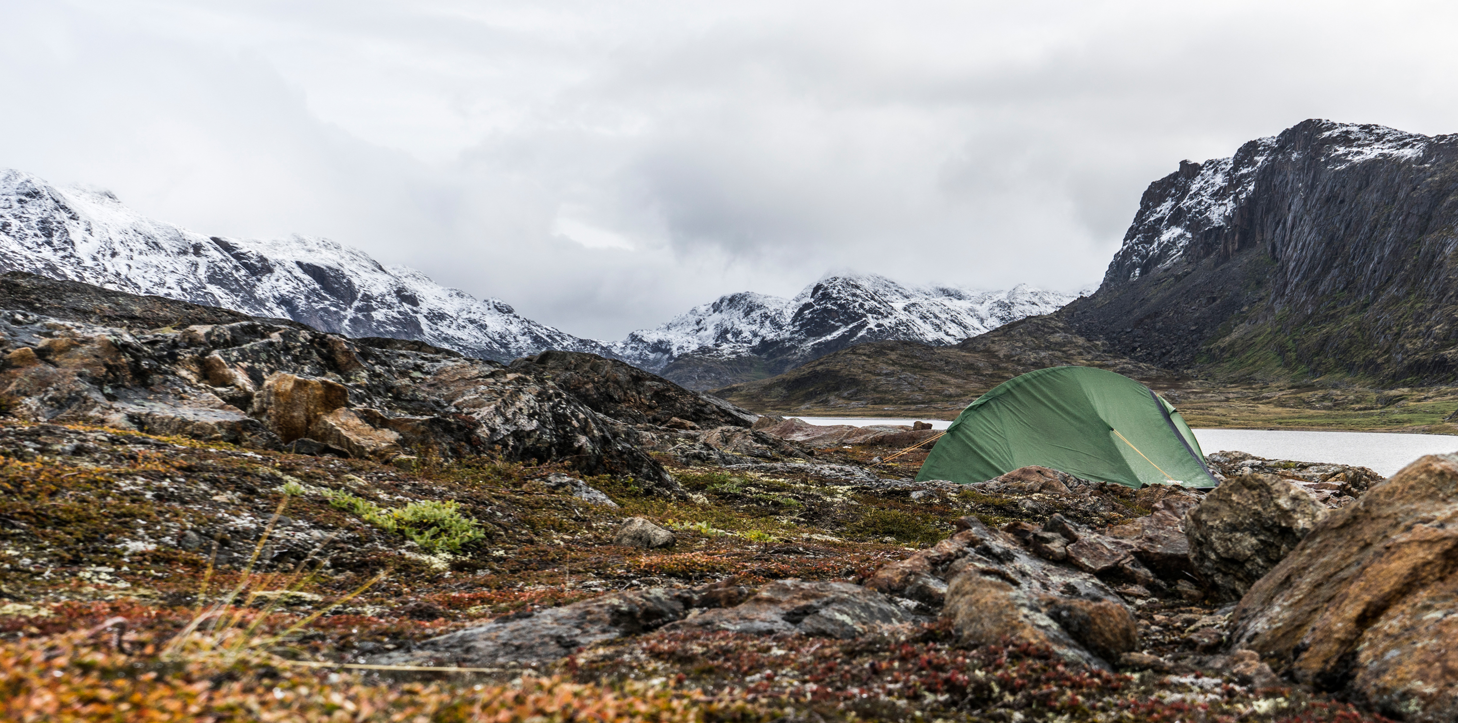 Zelten bei Sisimiut in Grönland als Einstieg in die Reiseberichte von Sebastian Steude